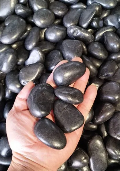 Alpstone Black Tusk Pebble 30-50mm 20kg Bag