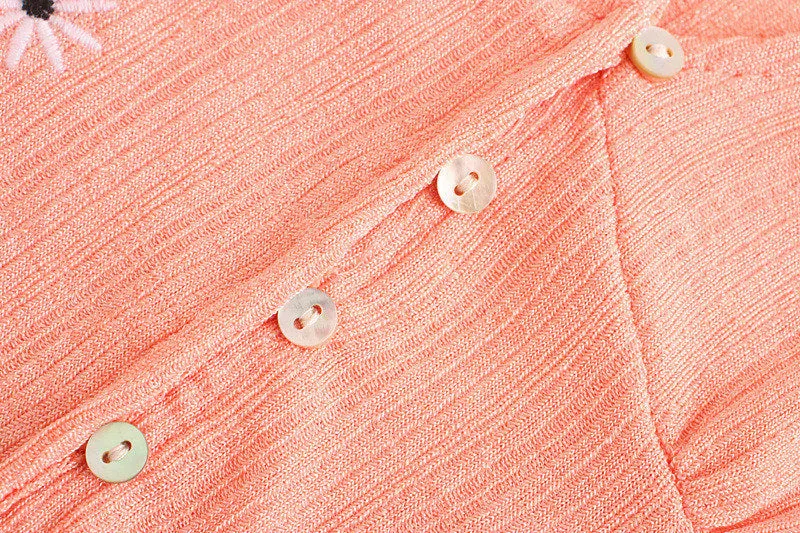 FLORAL EMBROIDERED TOP
