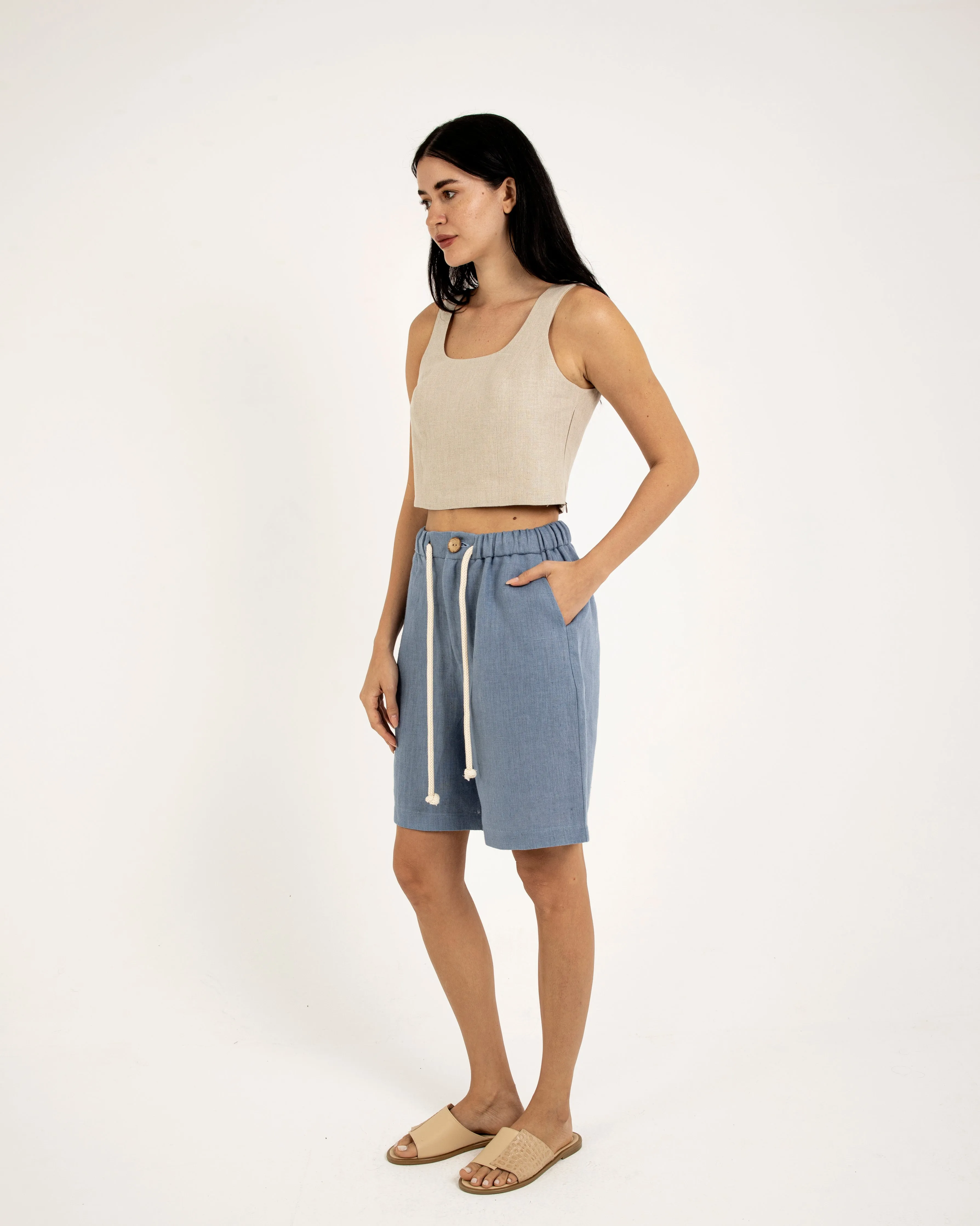 LOOSE-FIT LINEN SHORTS