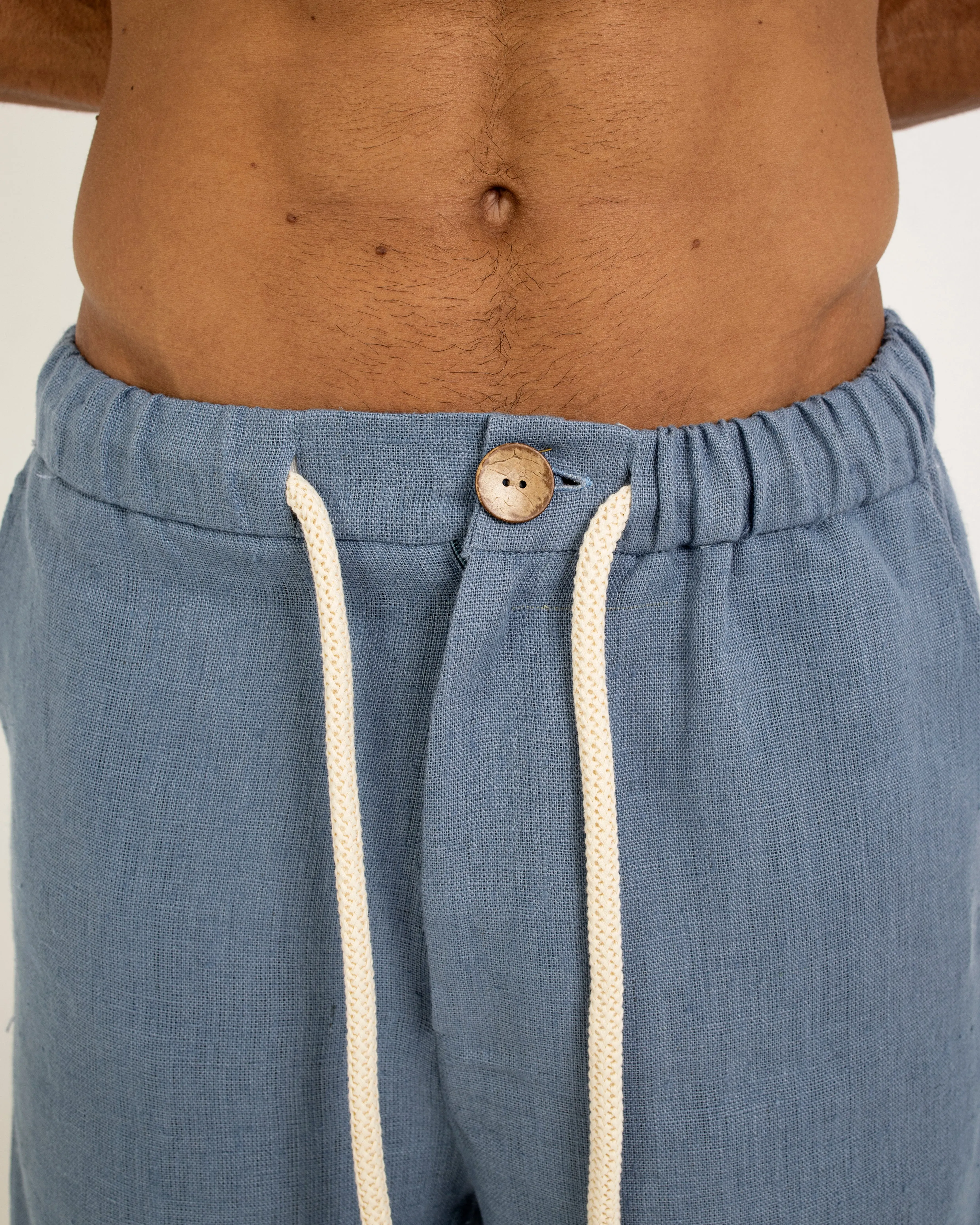 LOOSE-FIT LINEN SHORTS