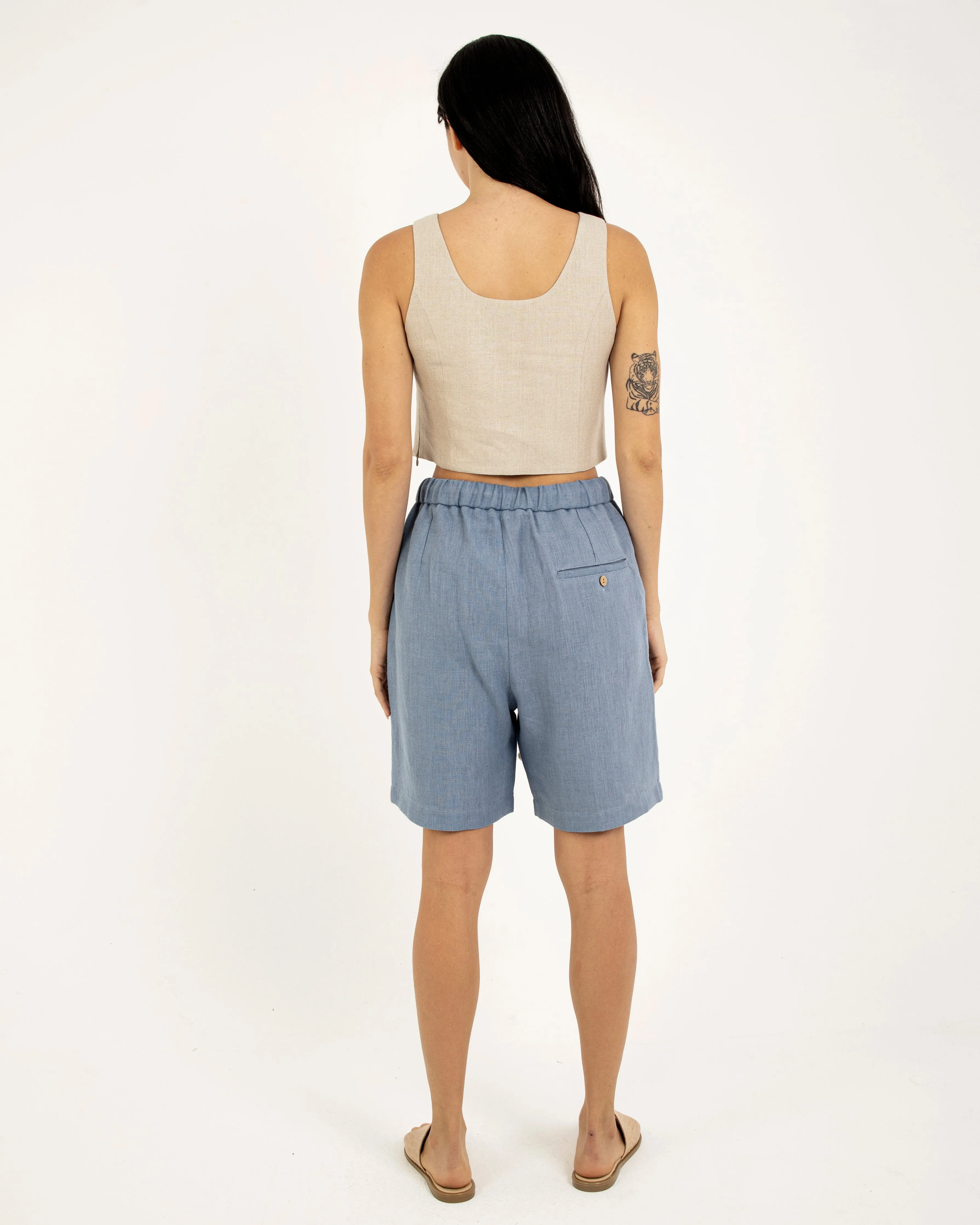 LOOSE-FIT LINEN SHORTS