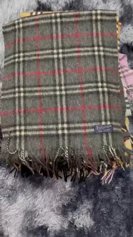 Y2k burberry scarves 20 pcs